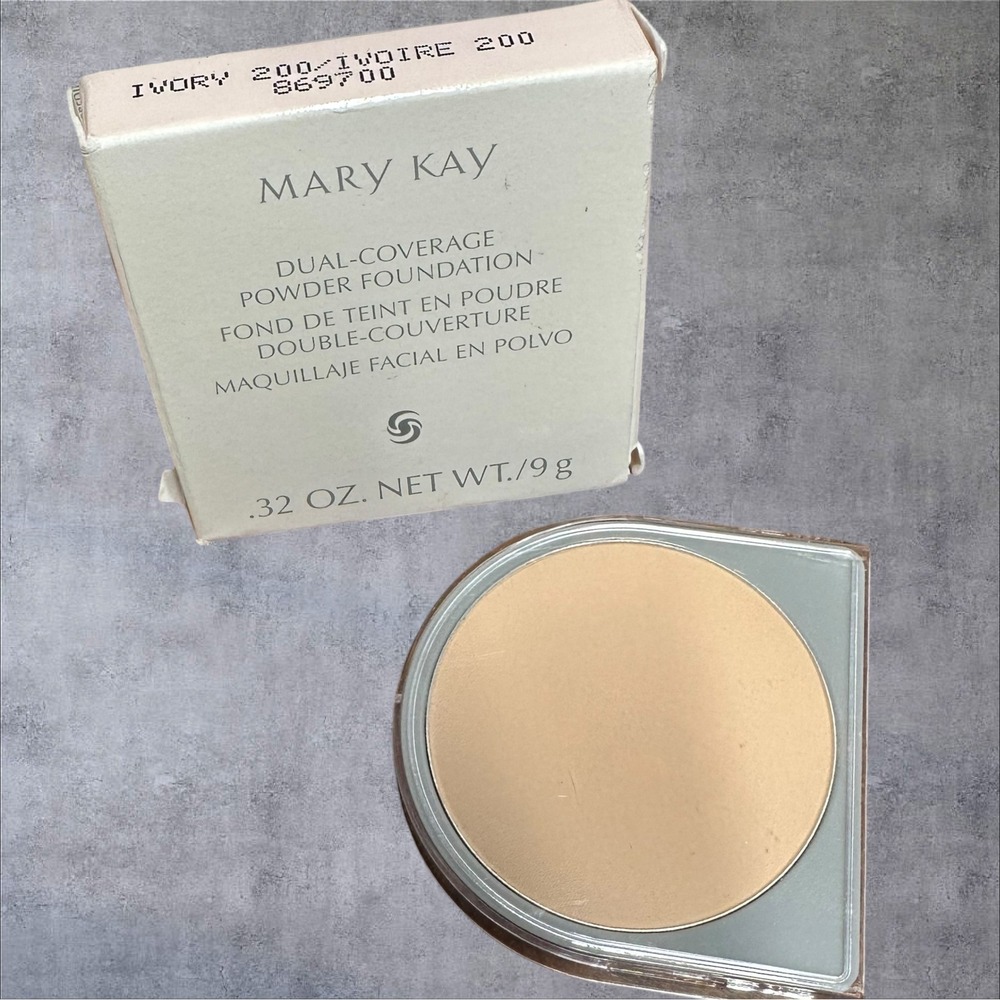 Mary Kay Dual-Coverage Powder Foundation Ivory 200 869700 0.32oz New Box
